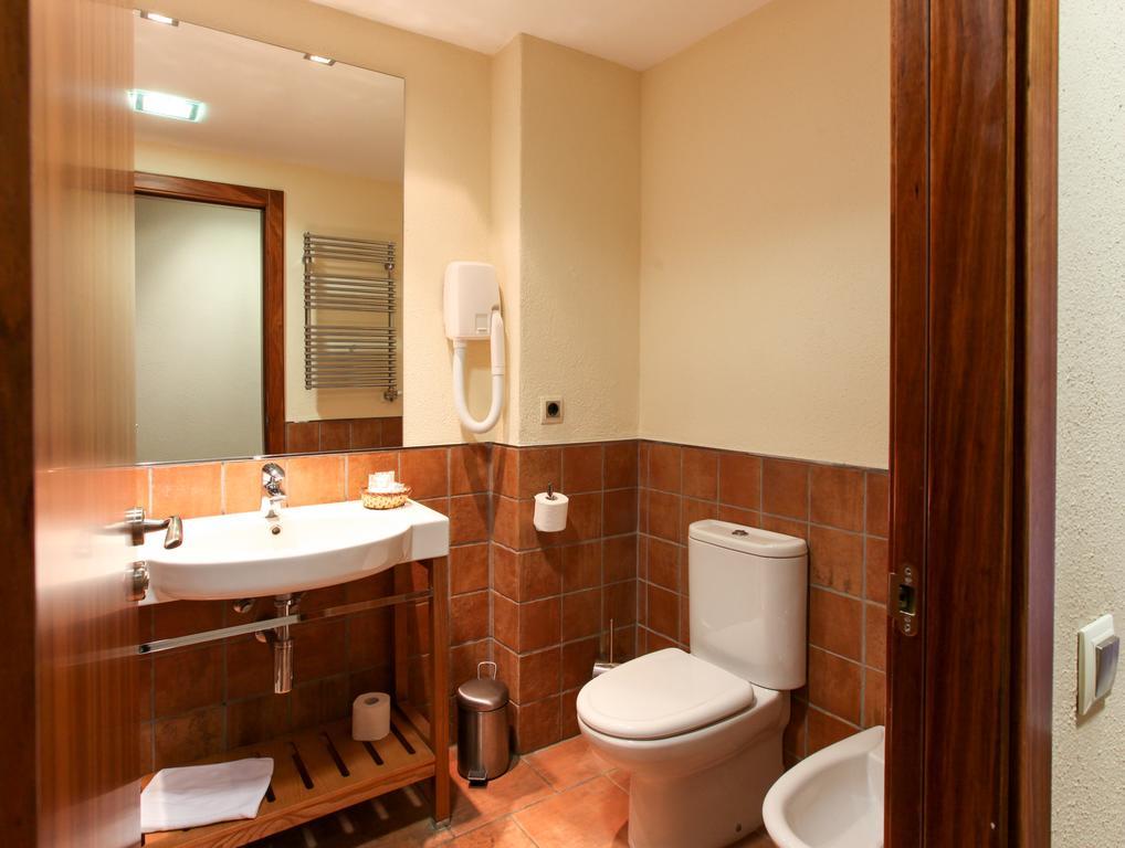 Hostal Les Roquetes เกราลบ์ส ภายนอก รูปภาพ